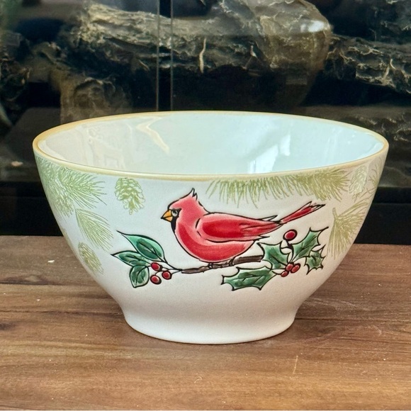 Red Robin with Holly & Berries 6” Traditional Holiday Bowl - Picture 2 of 7